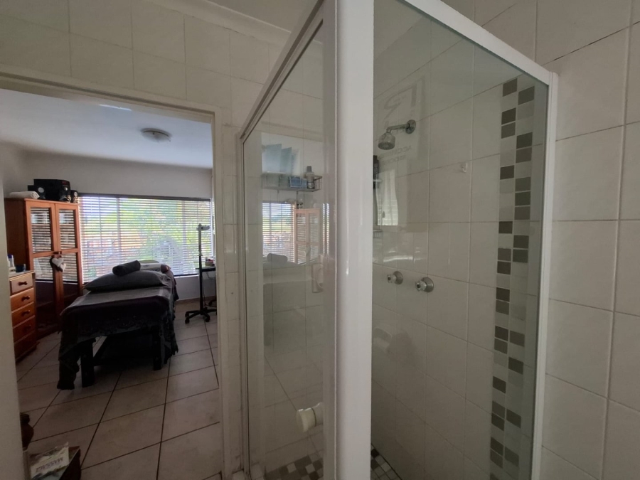 3 Bedroom Property for Sale in Safari Gardens North West